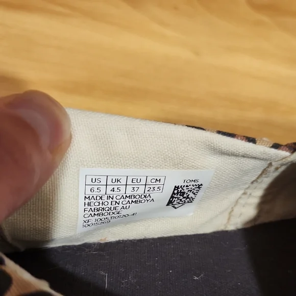 Toms Leopard Print Slip-On Sneakers - Picture 4 of 7